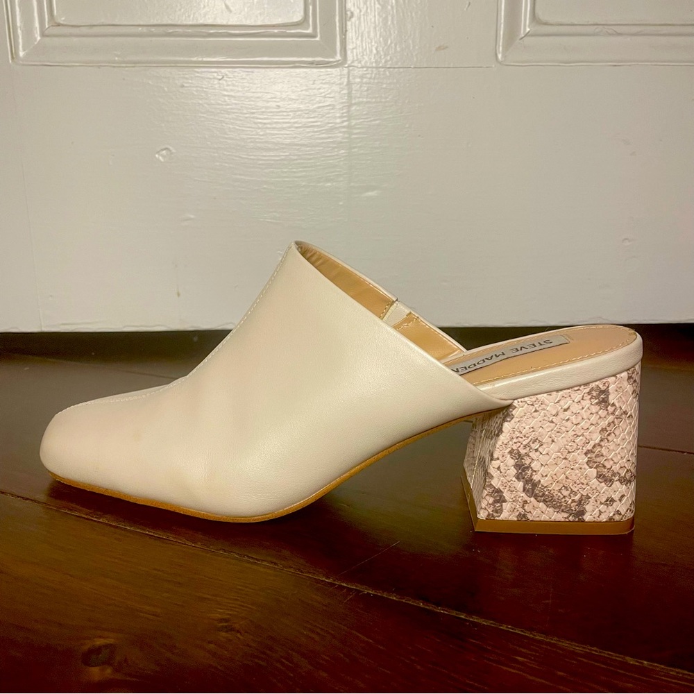STEVE MADDEN ivory & snakeskin mule pump